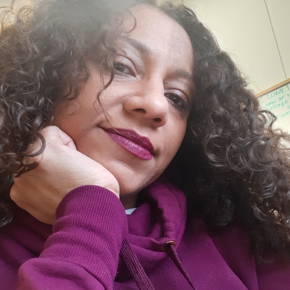 Meet your Posher, Arlene - Picture 2 of 2